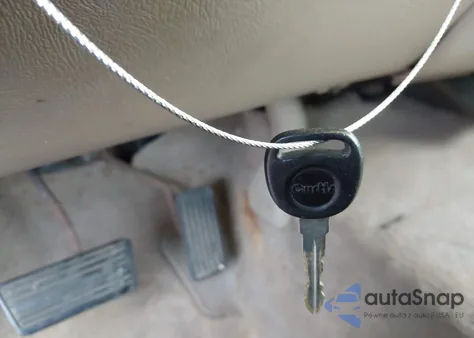 2002 Chevrolet Silverado 1500 Ls z USA, uszkodzony, nr VIN 2GCEC19V421110722